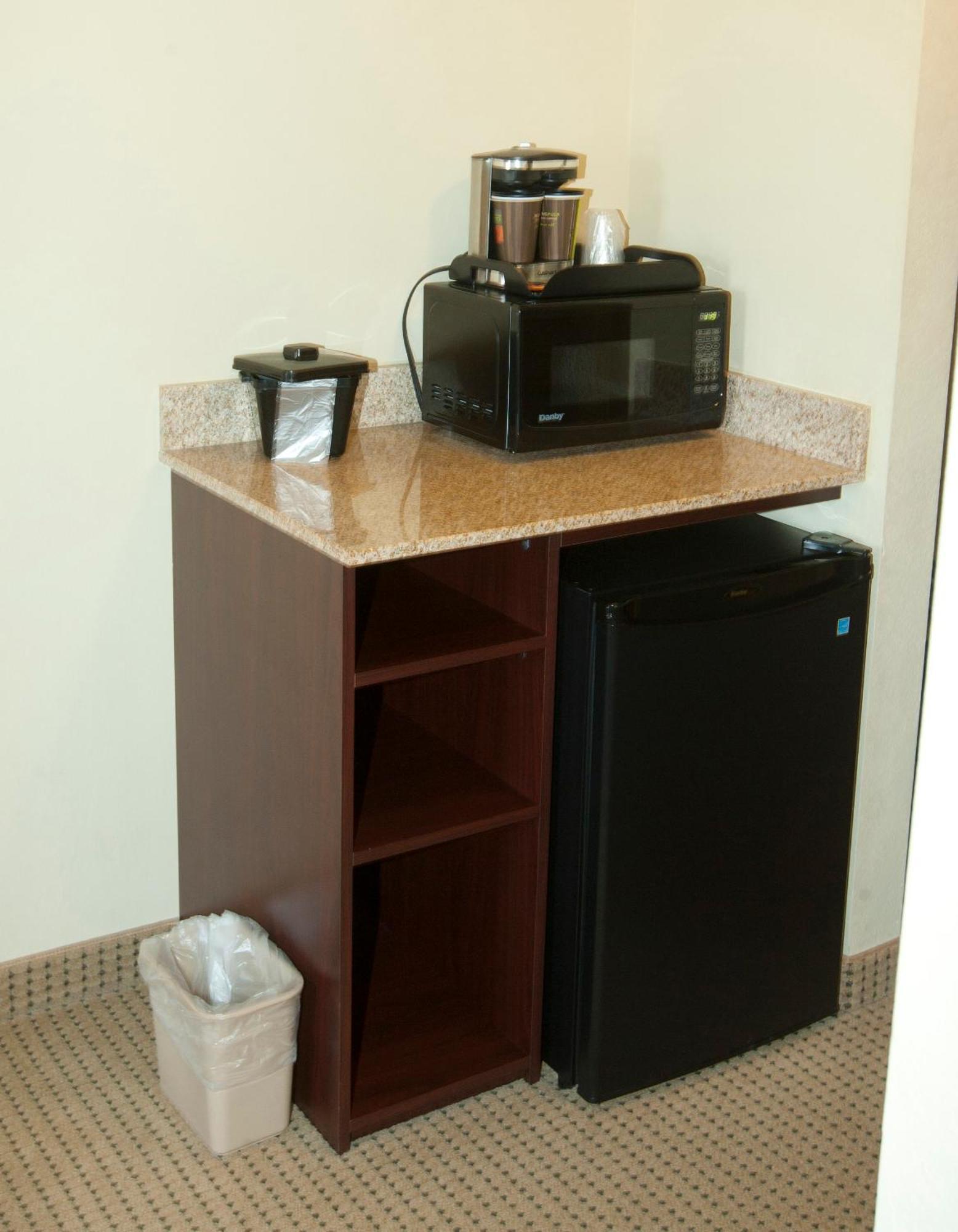 Cobblestone Inn & Suites - Langdon Oda fotoğraf