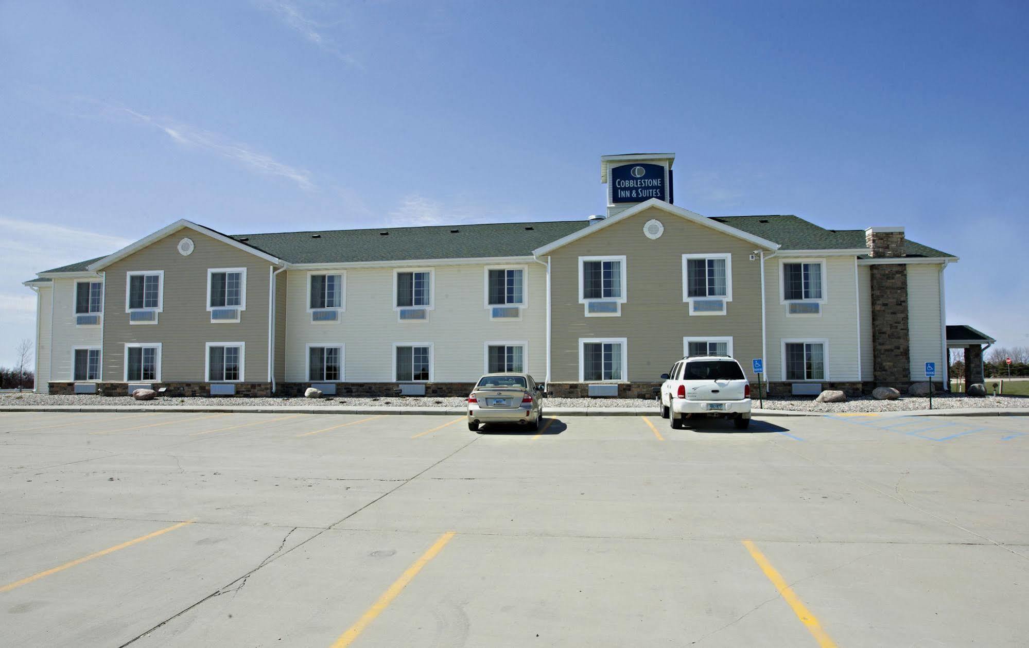 Cobblestone Inn & Suites - Langdon Dış mekan fotoğraf