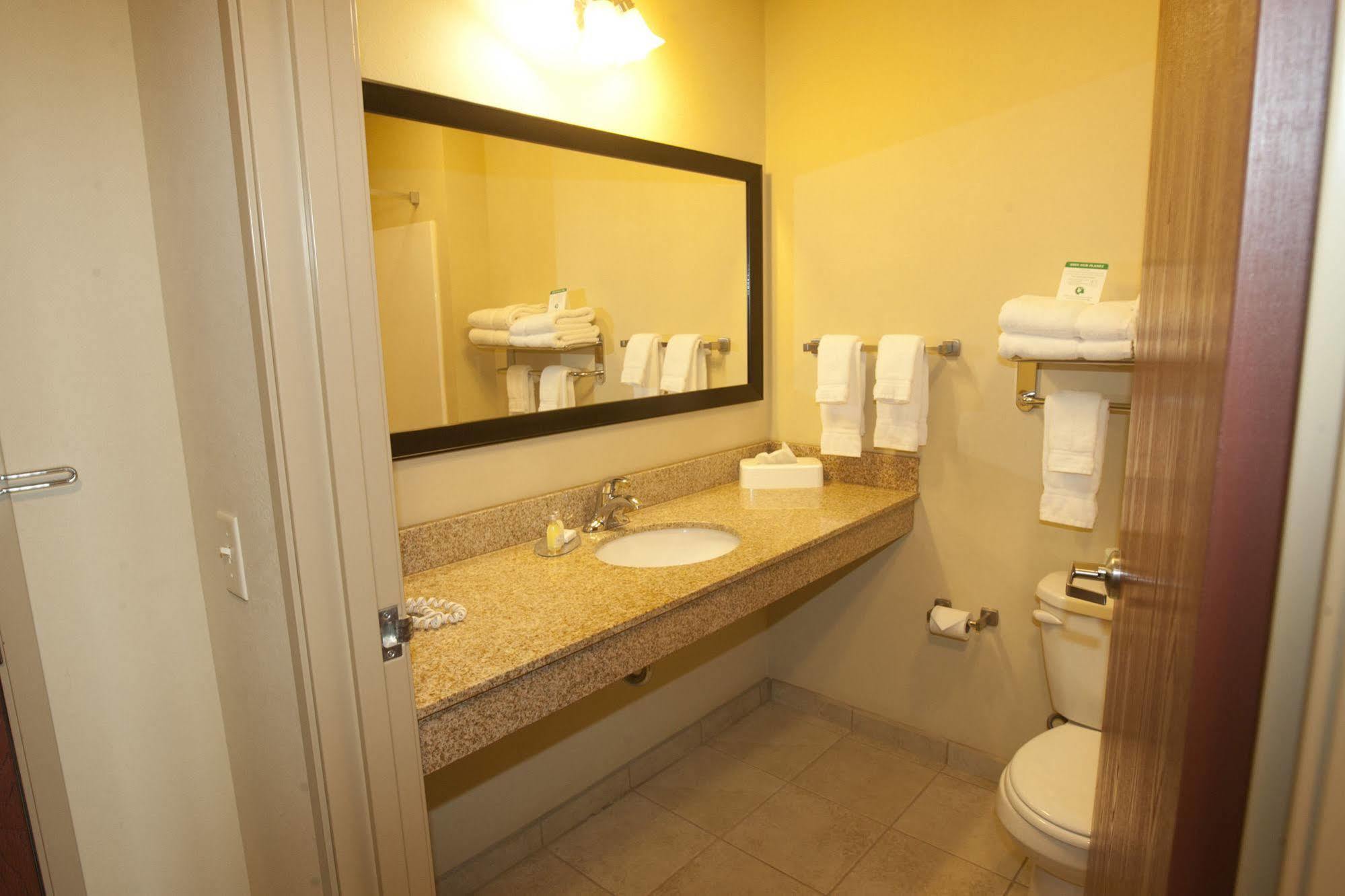 Cobblestone Inn & Suites - Langdon Dış mekan fotoğraf