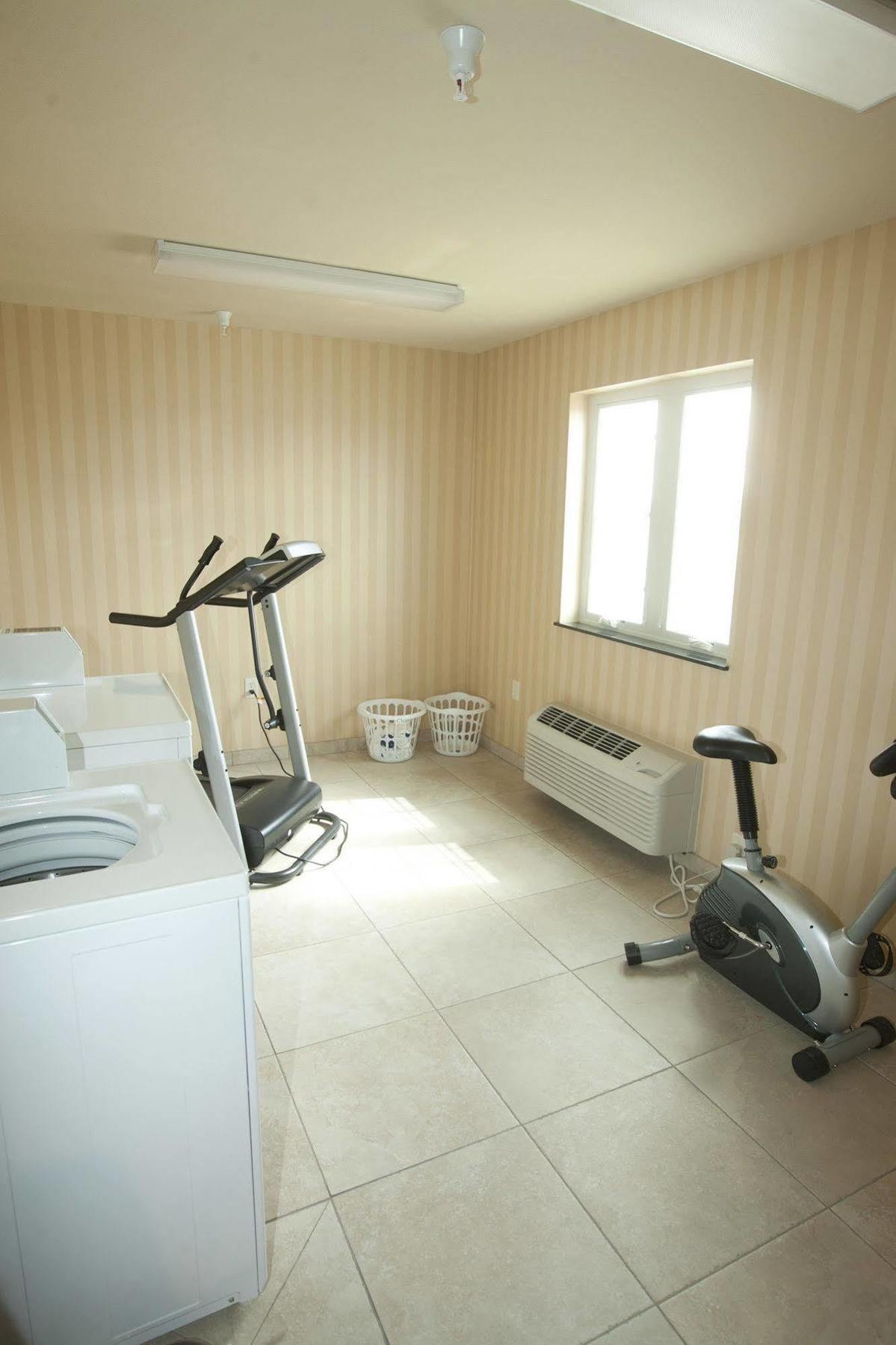 Cobblestone Inn & Suites - Langdon Dış mekan fotoğraf