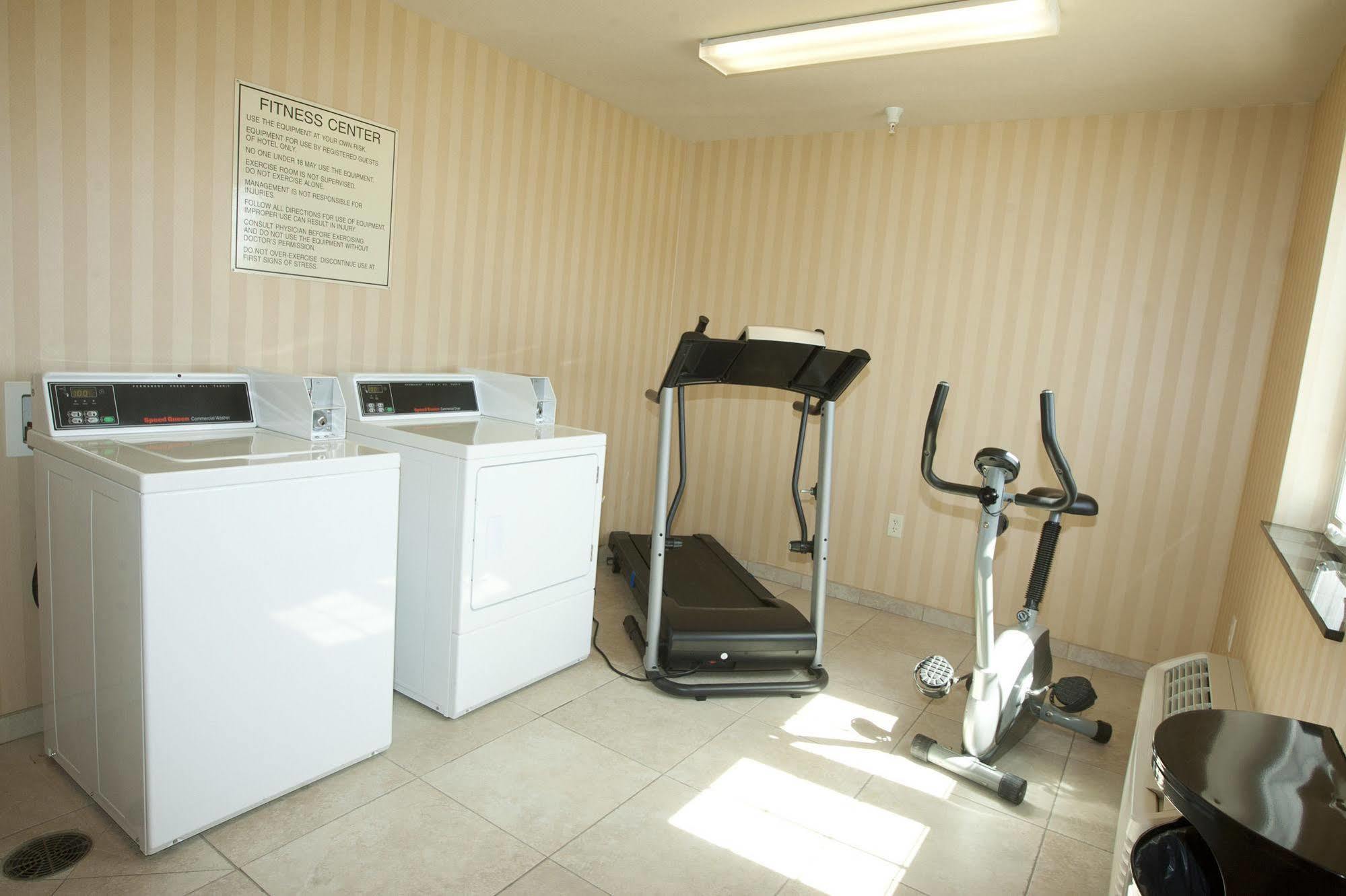 Cobblestone Inn & Suites - Langdon Dış mekan fotoğraf