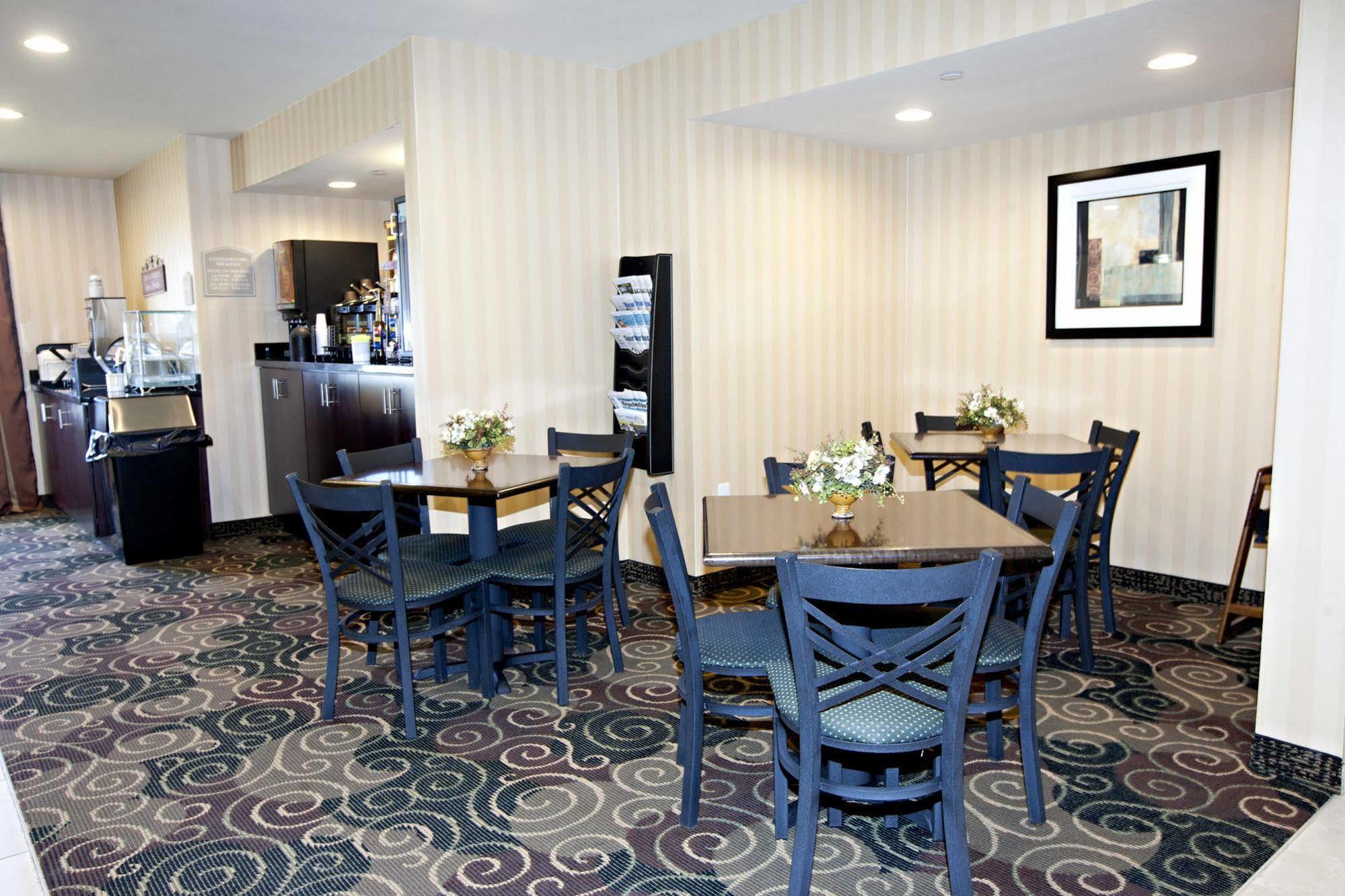 Cobblestone Inn & Suites - Langdon Dış mekan fotoğraf