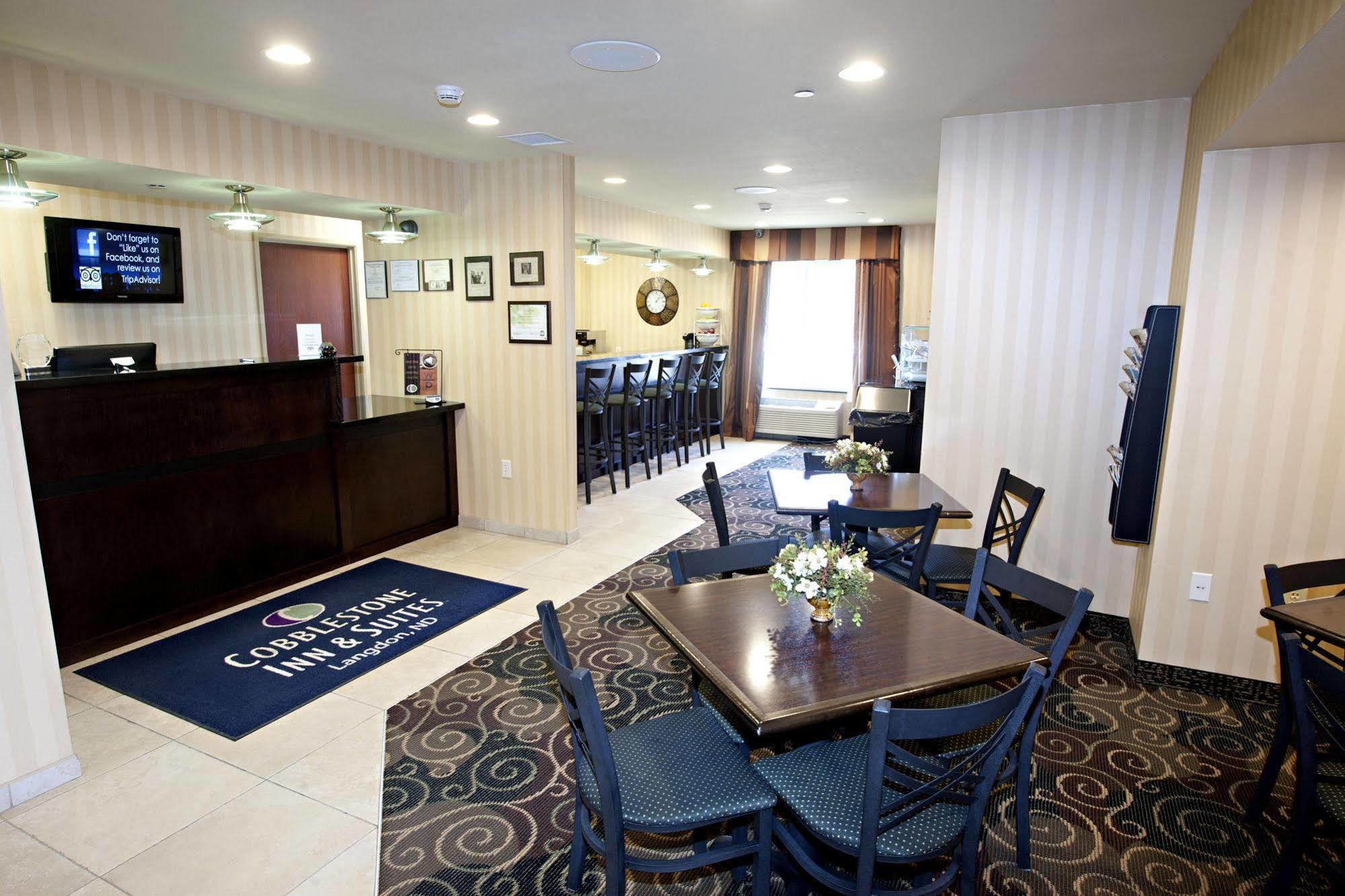 Cobblestone Inn & Suites - Langdon Dış mekan fotoğraf