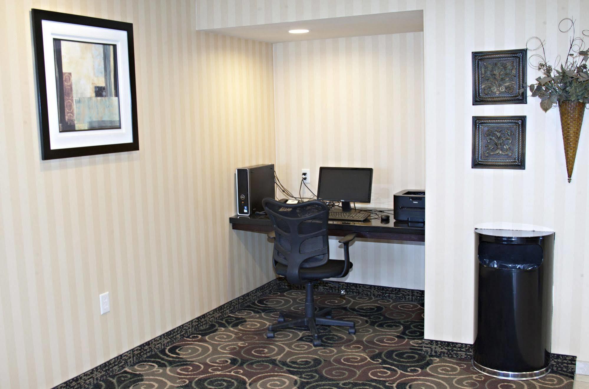 Cobblestone Inn & Suites - Langdon Dış mekan fotoğraf